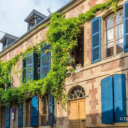Suite Mana Ohana - Luxe Et Authenticite A 2 Pas De La Place Ducale Avec Parking Prive Charleville-Mezieres Exterior photo