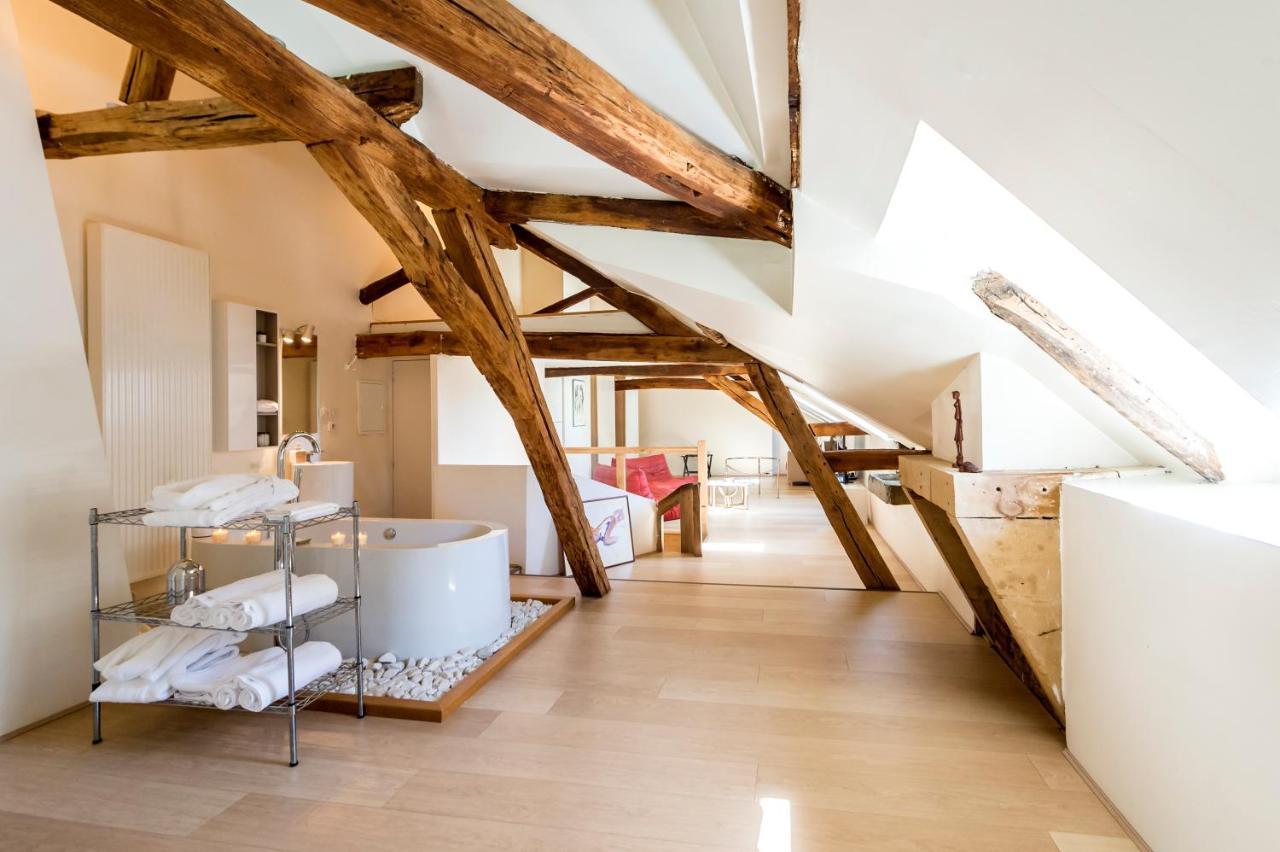 Mana Ohana - Luxe Et Authenticite A 2 Pas De La Place Ducale Avec Parking Prive Apartment