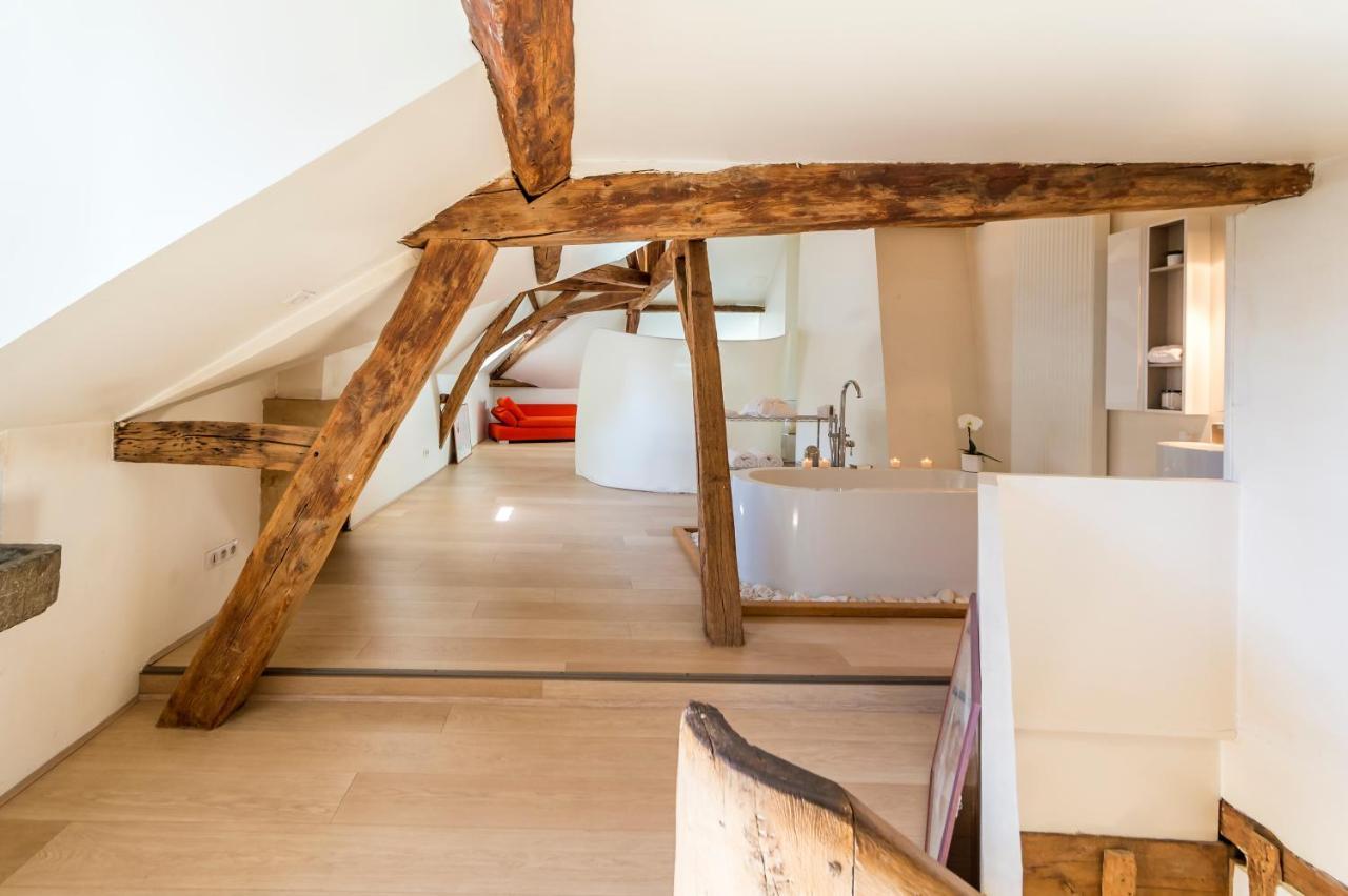 Mana Ohana - Luxe Et Authenticite A 2 Pas De La Place Ducale Avec Parking Prive Apartment